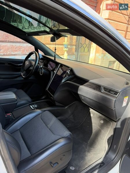 Позашляховик / Кросовер Tesla Model X 2018 в Чернівцях