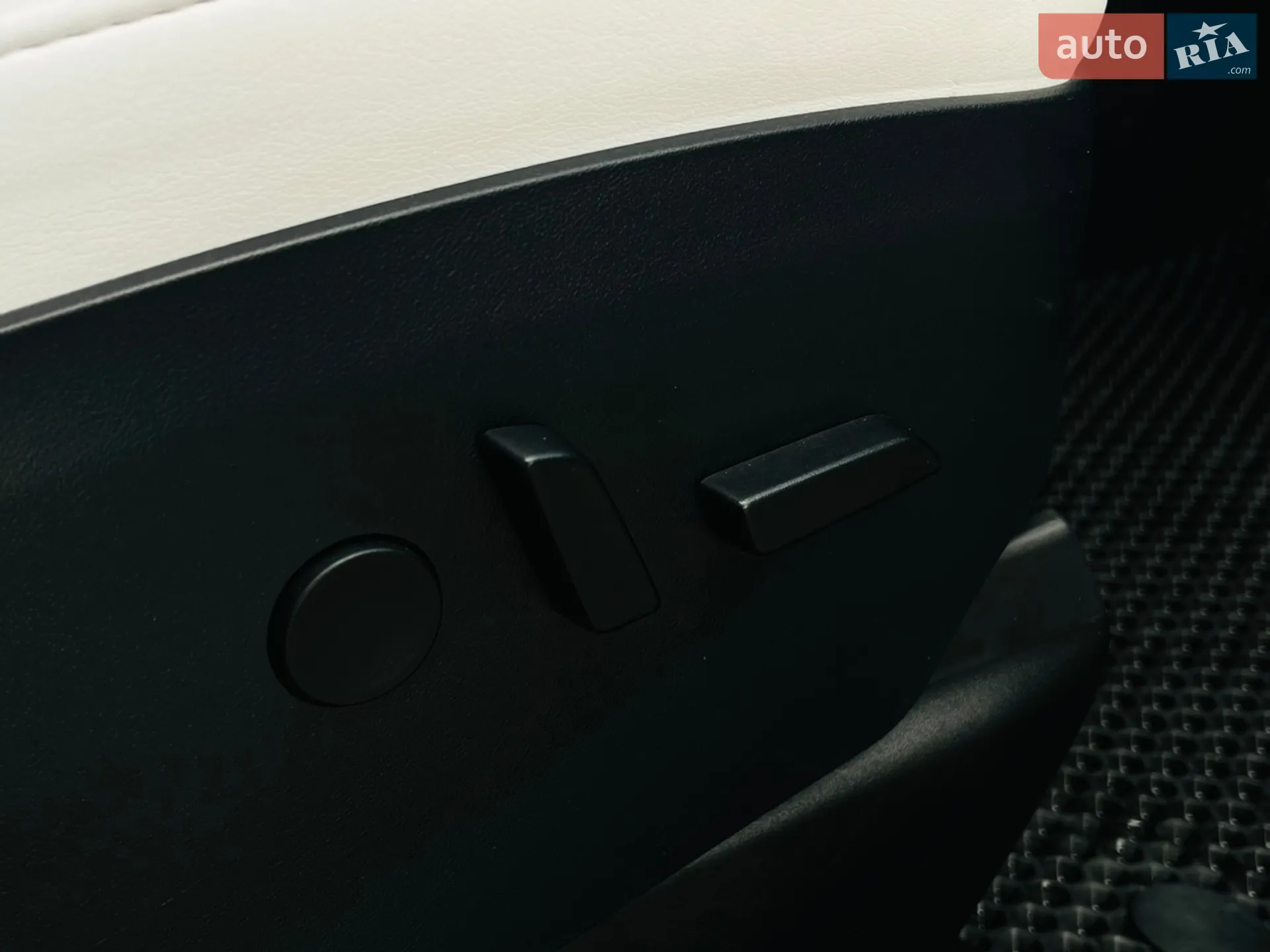 2020 Tesla Model X - мініатюра 27
