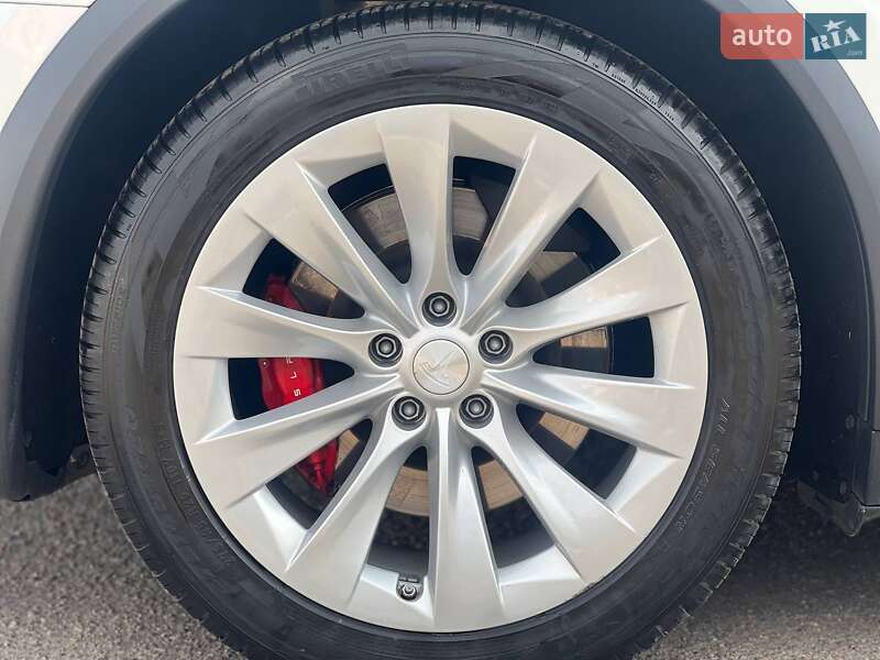 Внедорожник / Кроссовер Tesla Model X 2019 в Одессе