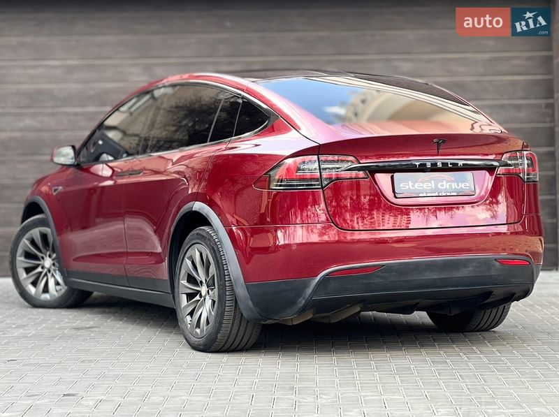 Внедорожник / Кроссовер Tesla Model X 2016 в Николаеве