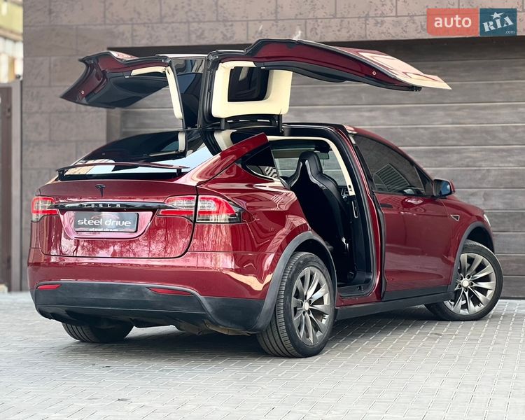 Внедорожник / Кроссовер Tesla Model X 2016 в Николаеве