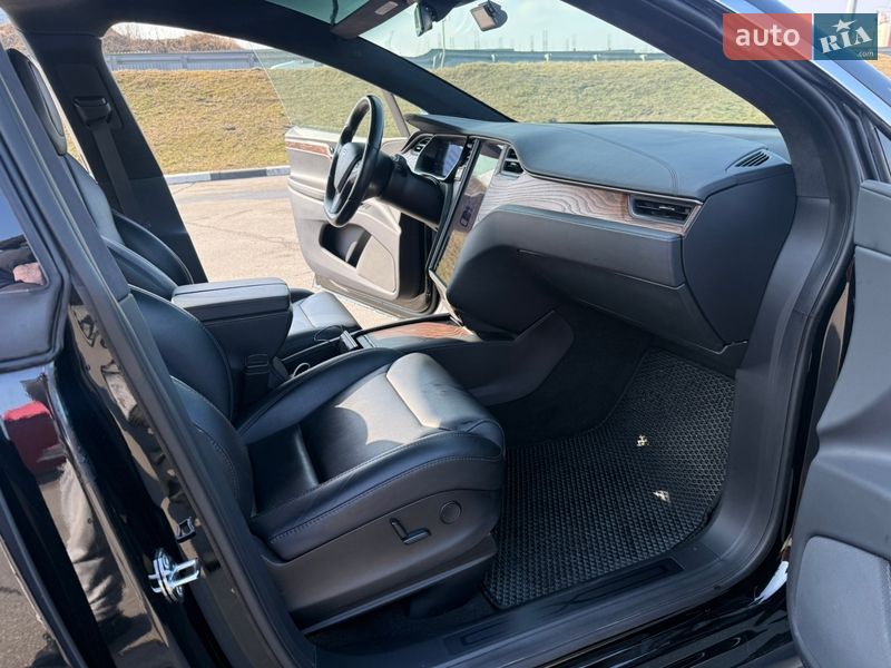 Позашляховик / Кросовер Tesla Model X 2019 в Києві