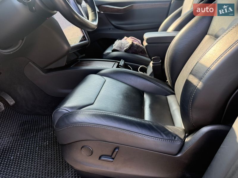 Позашляховик / Кросовер Tesla Model X 2019 в Києві
