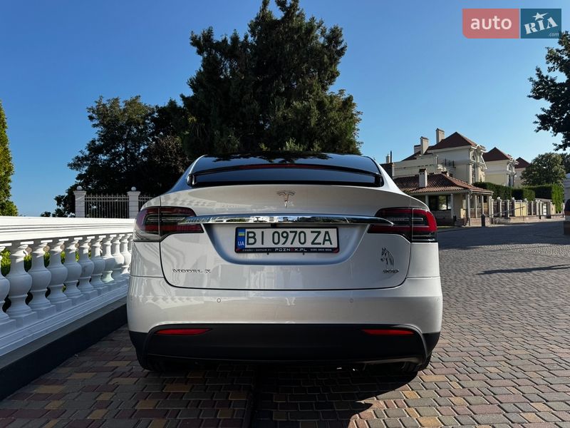 Позашляховик / Кросовер Tesla Model X 2016 в Одесі
