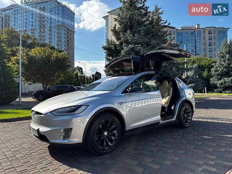 Позашляховик / Кросовер Tesla Model X 2016 в Одесі
