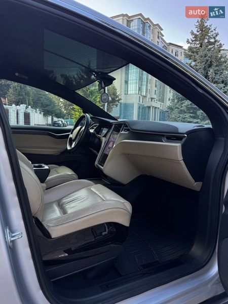 Позашляховик / Кросовер Tesla Model X 2016 в Одесі