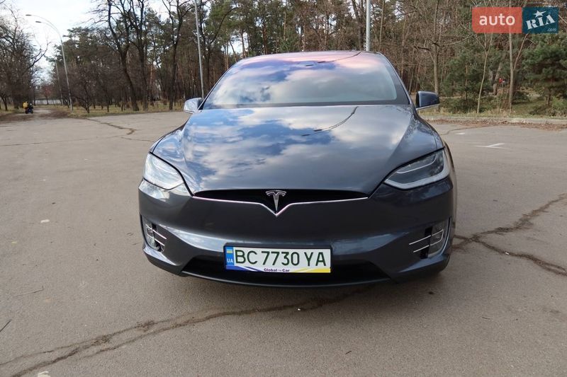 Внедорожник / Кроссовер Tesla Model X 2018 в Киеве