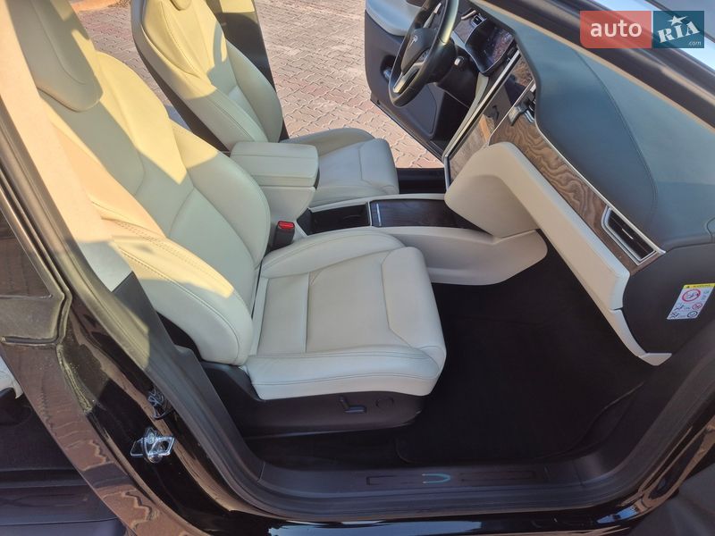 Внедорожник / Кроссовер Tesla Model X 2018 в Киеве