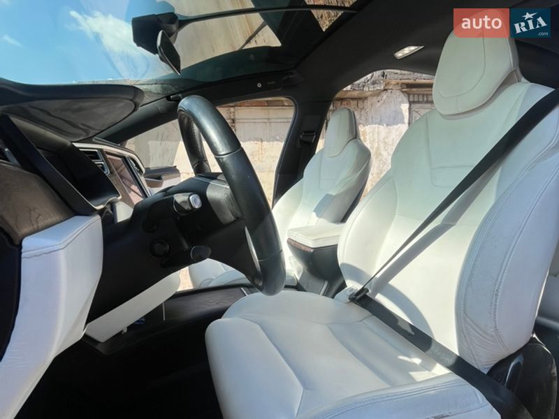Позашляховик / Кросовер Tesla Model X 2016 в Львові фото 11 Позашляховик / Кросовер Tesla Model X 2016 в Львові