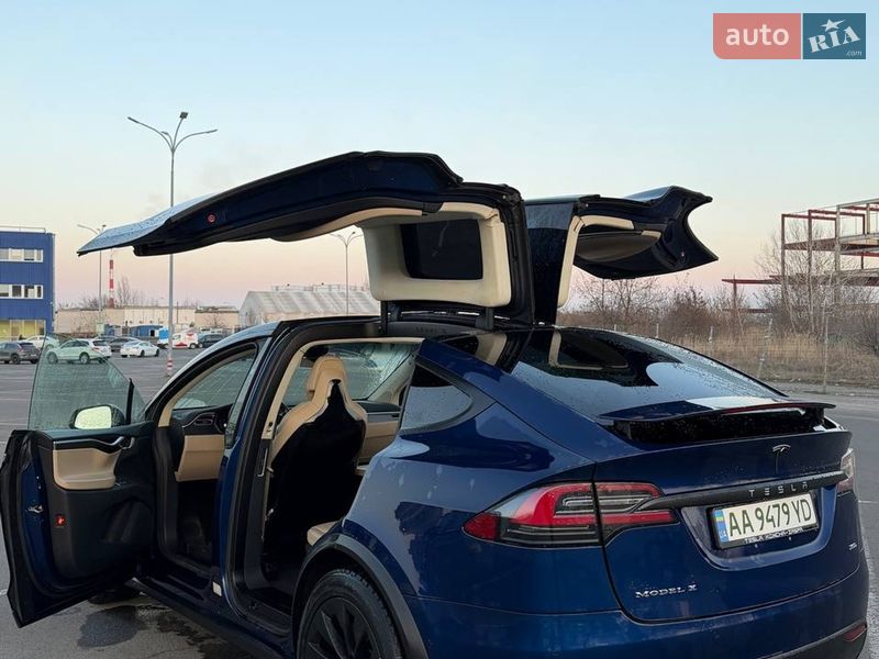 Внедорожник / Кроссовер Tesla Model X 2016 в Киеве