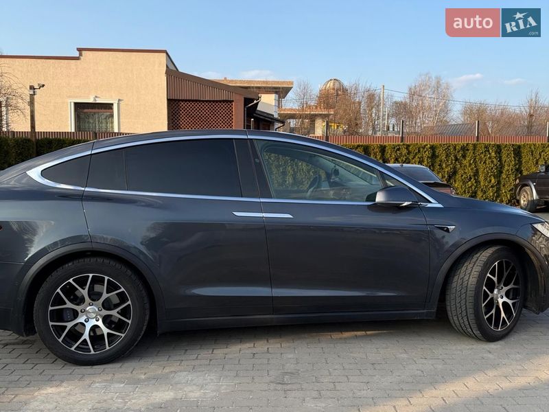 Позашляховик / Кросовер Tesla Model X 2018 в Львові фото 4 Позашляховик / Кросовер Tesla Model X 2018 в Львові