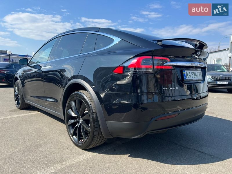 Позашляховик / Кросовер Tesla Model X 2018 в Києві