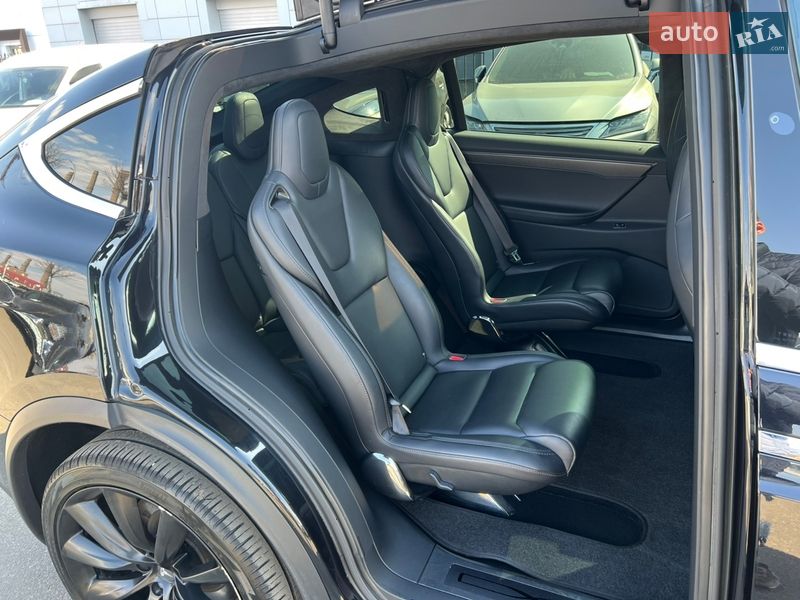 Позашляховик / Кросовер Tesla Model X 2018 в Києві