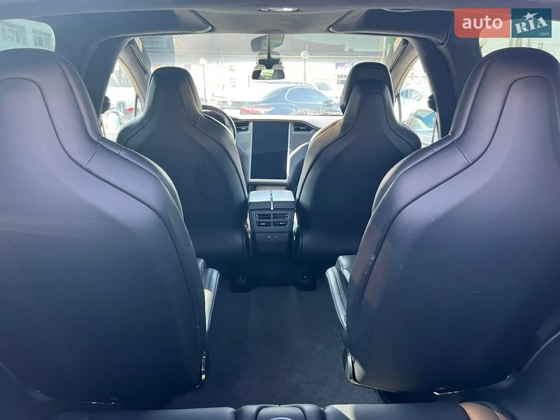 Позашляховик / Кросовер Tesla Model X 2018 в Києві