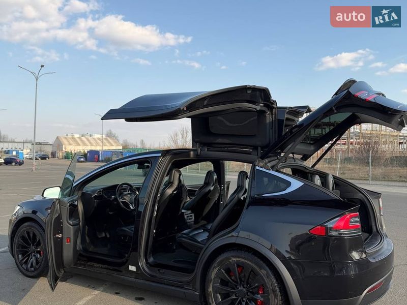 Внедорожник / Кроссовер Tesla Model X 2016 в Киеве