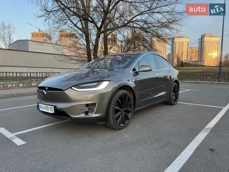 Внедорожник / Кроссовер Tesla Model X 2016 в Киеве