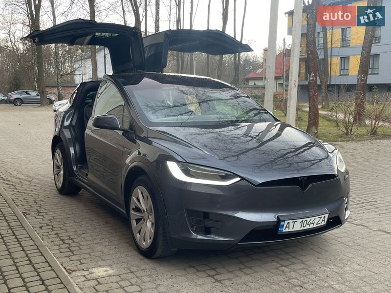 Внедорожник / Кроссовер Tesla Model X 2016 в Львове