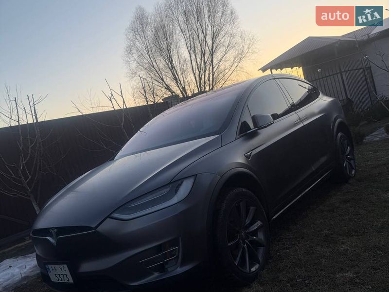 Позашляховик / Кросовер Tesla Model X 2018 в Києві
