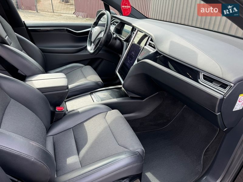 Внедорожник / Кроссовер Tesla Model X 2017 в Киеве