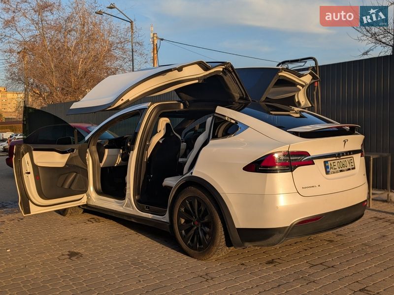 Внедорожник / Кроссовер Tesla Model X 2017 в Днепре фото 8 Внедорожник / Кроссовер Tesla Model X 2017 в Днепре