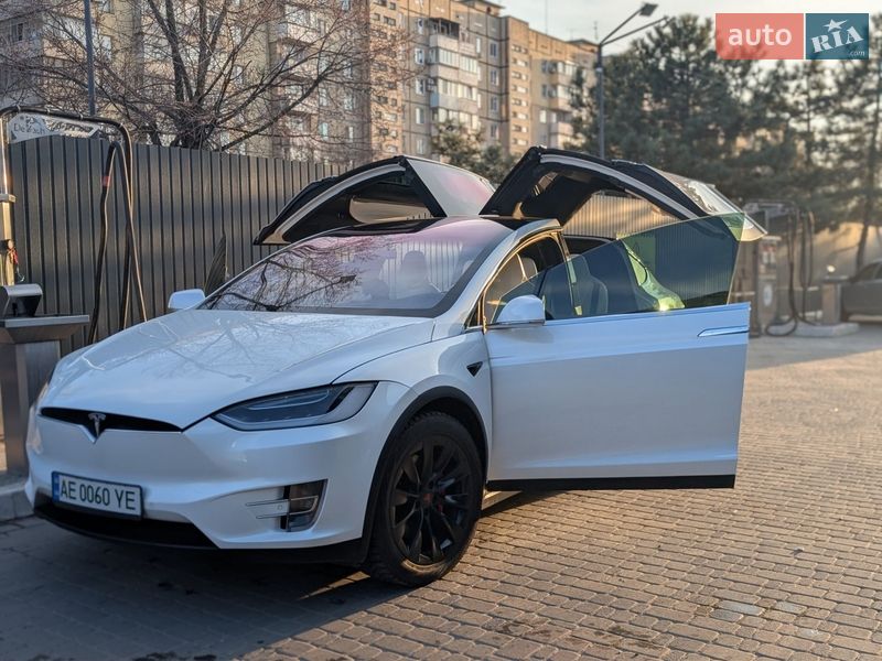 Внедорожник / Кроссовер Tesla Model X 2017 в Днепре фото 11 Внедорожник / Кроссовер Tesla Model X 2017 в Днепре
