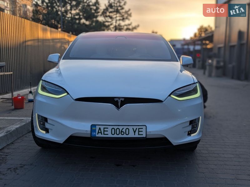Внедорожник / Кроссовер Tesla Model X 2017 в Днепре фото 21 Внедорожник / Кроссовер Tesla Model X 2017 в Днепре