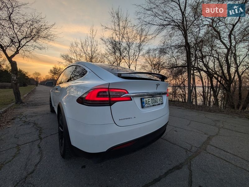 Внедорожник / Кроссовер Tesla Model X 2017 в Днепре фото 31 Внедорожник / Кроссовер Tesla Model X 2017 в Днепре
