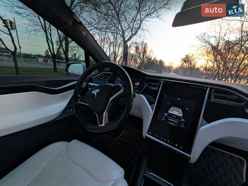 Внедорожник / Кроссовер Tesla Model X 2017 в Днепре фото 35 Внедорожник / Кроссовер Tesla Model X 2017 в Днепре