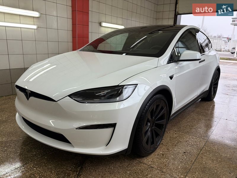 Tesla Model X 2024