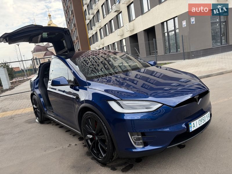 Внедорожник / Кроссовер Tesla Model X 2019 в Киеве