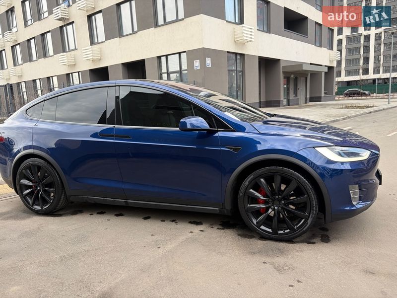 Внедорожник / Кроссовер Tesla Model X 2019 в Киеве