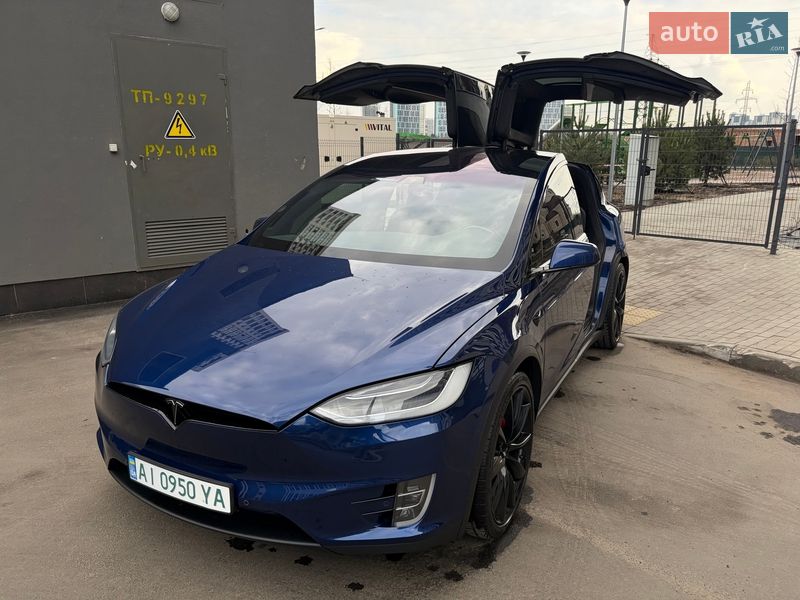 Внедорожник / Кроссовер Tesla Model X 2019 в Киеве