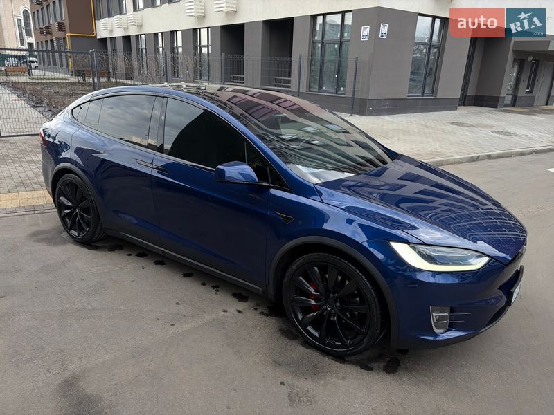 Внедорожник / Кроссовер Tesla Model X 2019 в Киеве