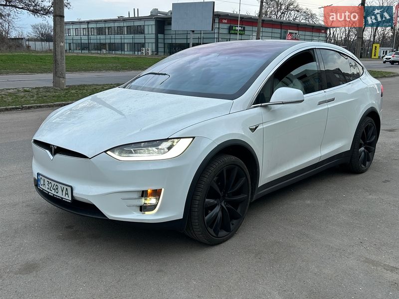 Позашляховик / Кросовер Tesla Model X 2017 в Черкасах фото 27 Позашляховик / Кросовер Tesla Model X 2017 в Черкасах