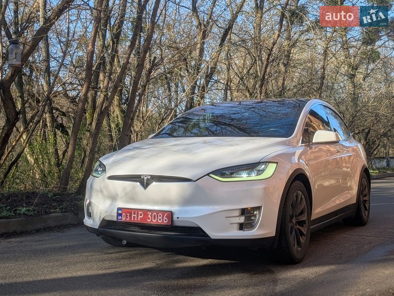 Позашляховик / Кросовер Tesla Model X 2017 в Києві