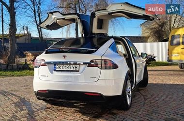 Позашляховик / Кросовер Tesla Model X 2018 в Костопілі