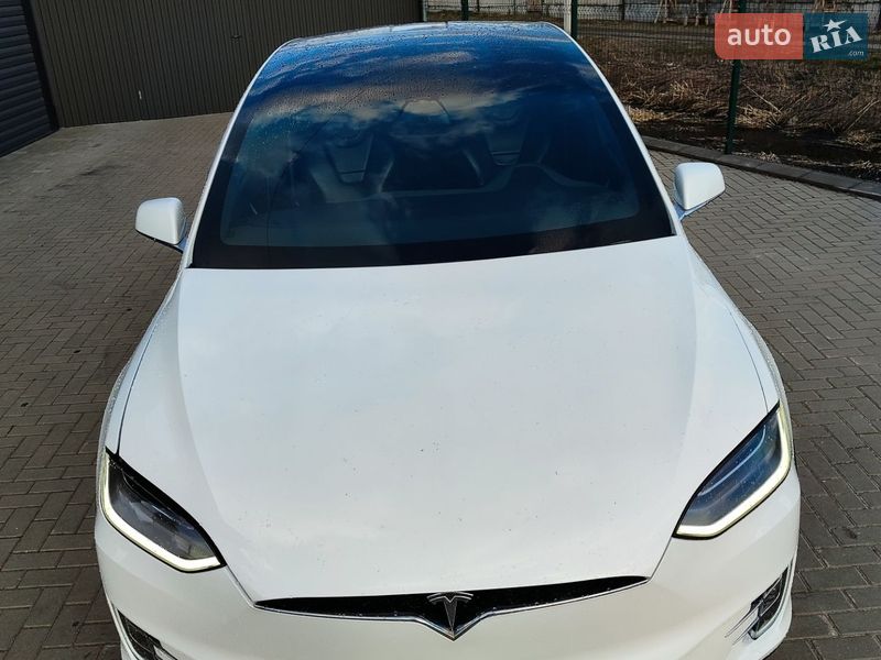 Внедорожник / Кроссовер Tesla Model X 2017 в Сарнах
