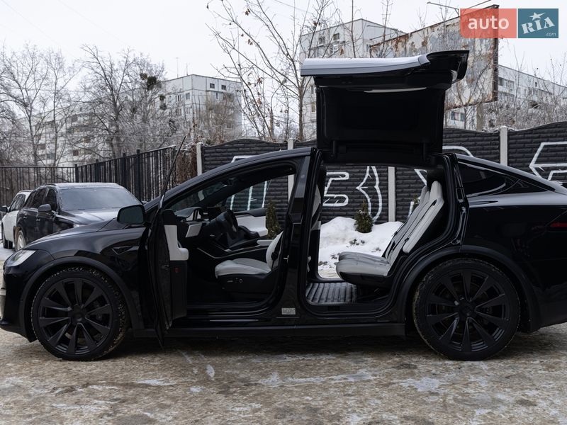 Tesla Model X 2022