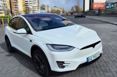 Позашляховик / Кросовер Tesla Model X 2017 в Дніпрі