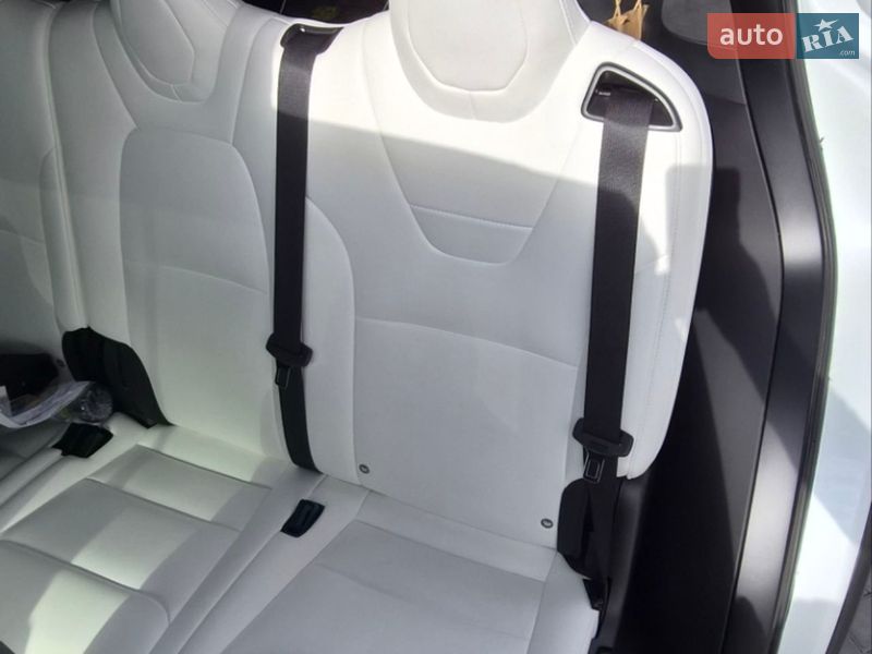 Позашляховик / Кросовер Tesla Model X 2017 в Дніпрі
