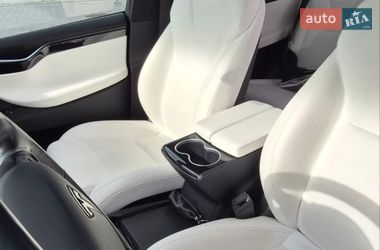 Позашляховик / Кросовер Tesla Model X 2017 в Дніпрі