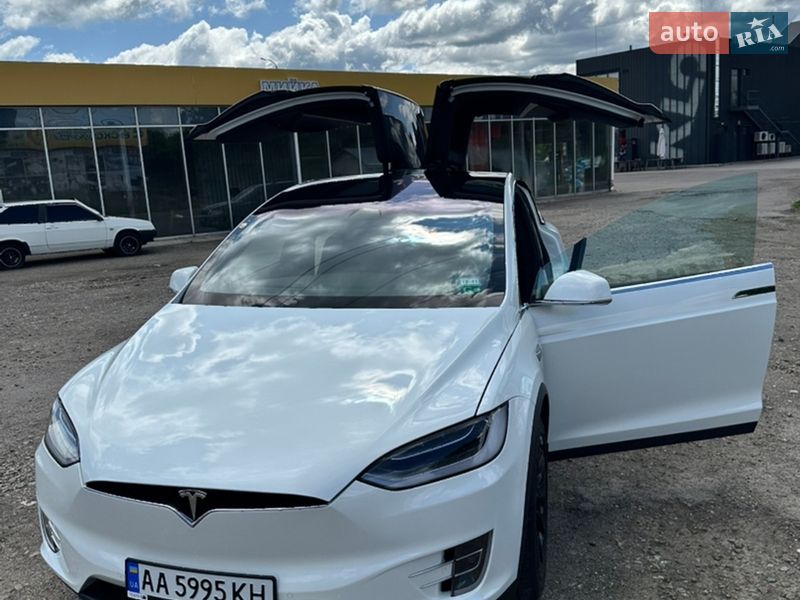 Позашляховик / Кросовер Tesla Model X 2019 в Києві