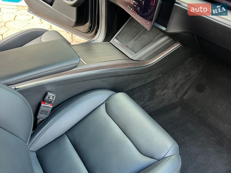 Позашляховик / Кросовер Tesla Model X 2024 в Одесі