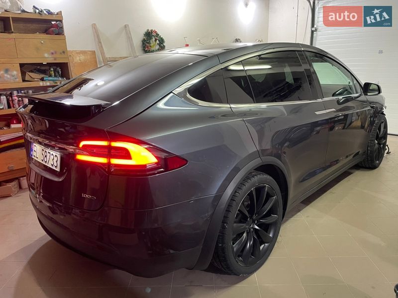 Позашляховик / Кросовер Tesla Model X 2018 в Бродах
