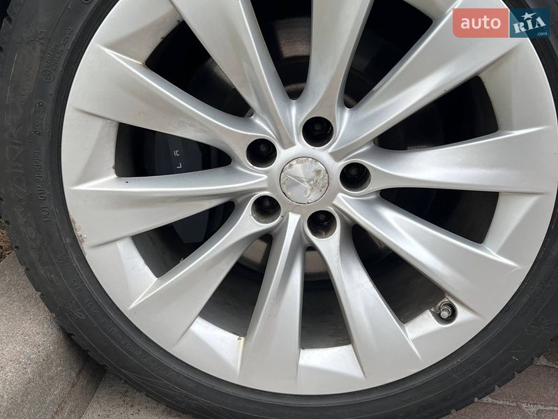 Позашляховик / Кросовер Tesla Model X 2018 в Києві фото 11 Позашляховик / Кросовер Tesla Model X 2018 в Києві