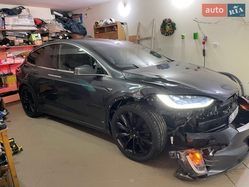 Позашляховик / Кросовер Tesla Model X 2018 в Бродах