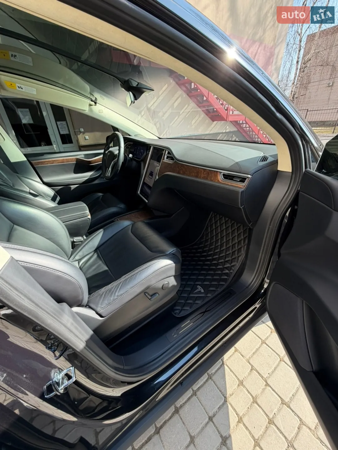 2017 Tesla Model X - мініатюра 36