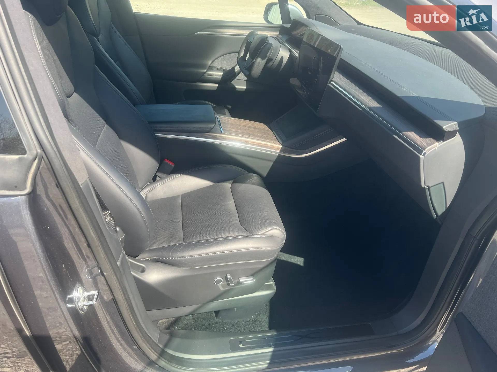 2021 Tesla Model X - мініатюра 8
