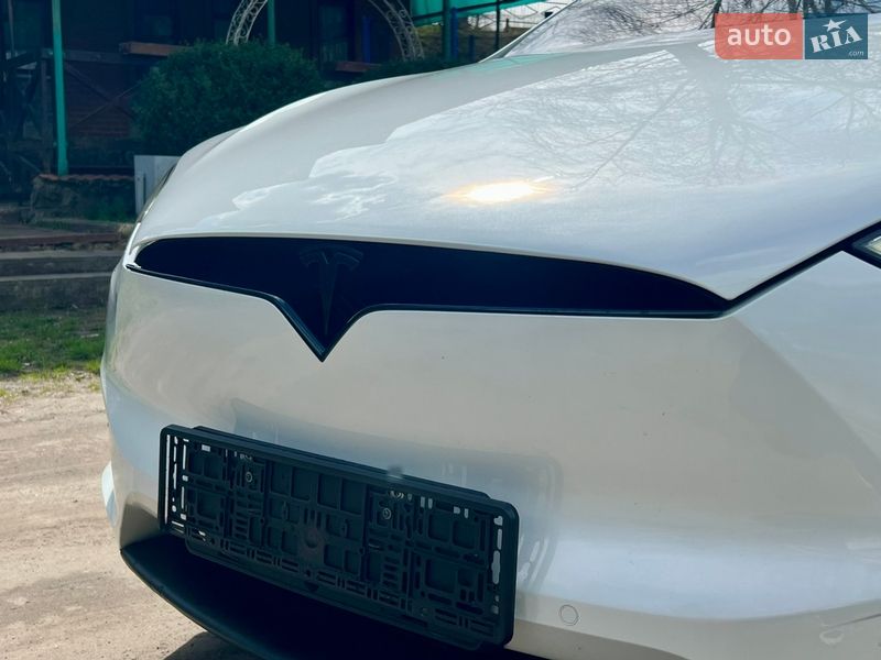 Внедорожник / Кроссовер Tesla Model X 2018 в Валках