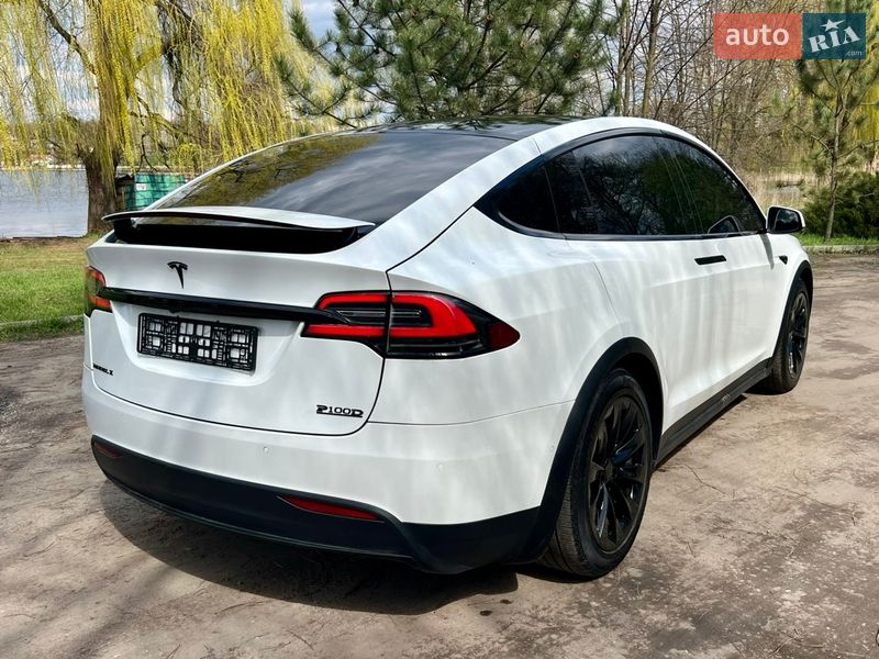 Внедорожник / Кроссовер Tesla Model X 2018 в Валках
